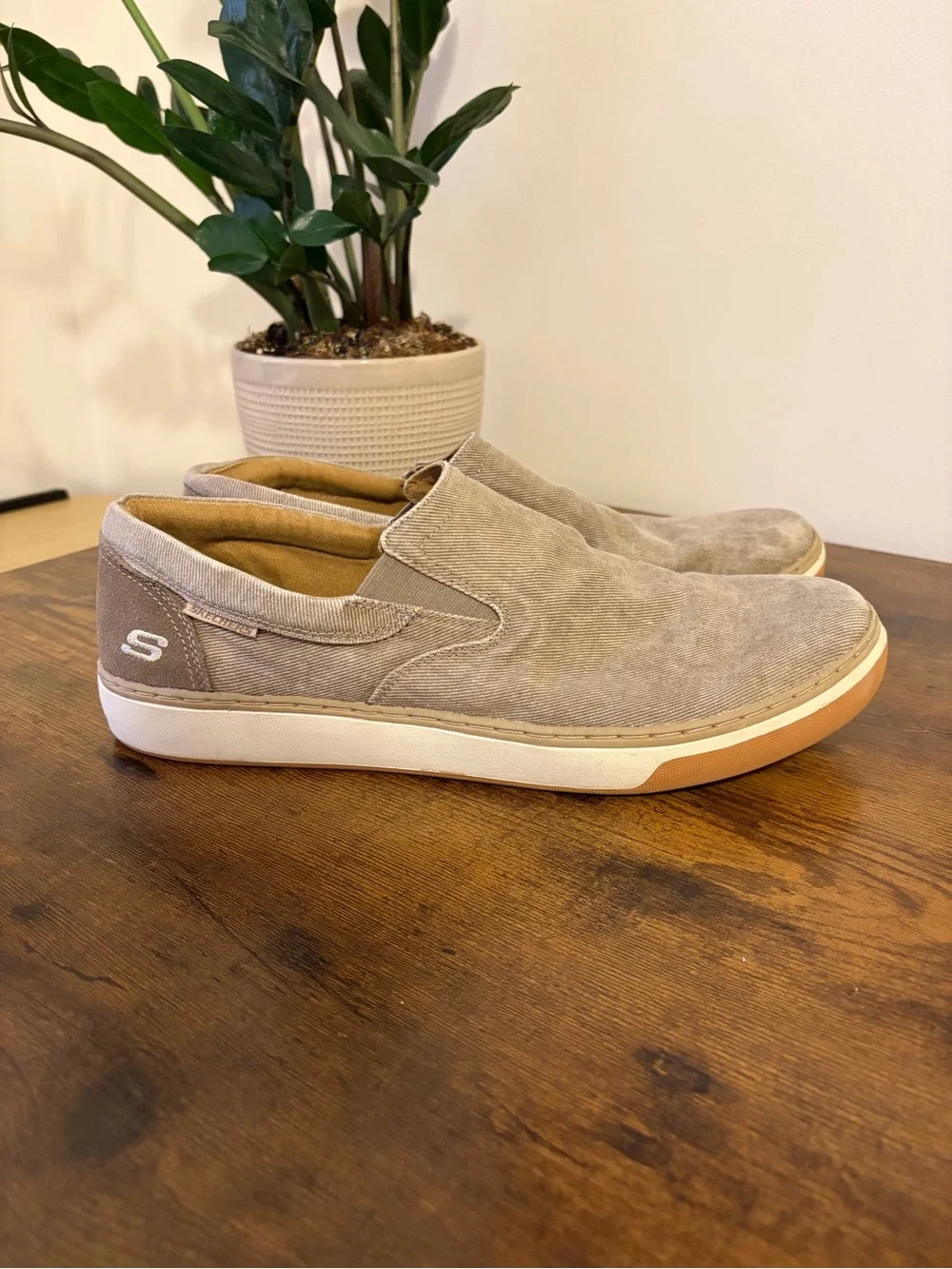 Skechers Men's Slip-On Canvas Suede Loafers Taupe Memory Foam Like New Size 13